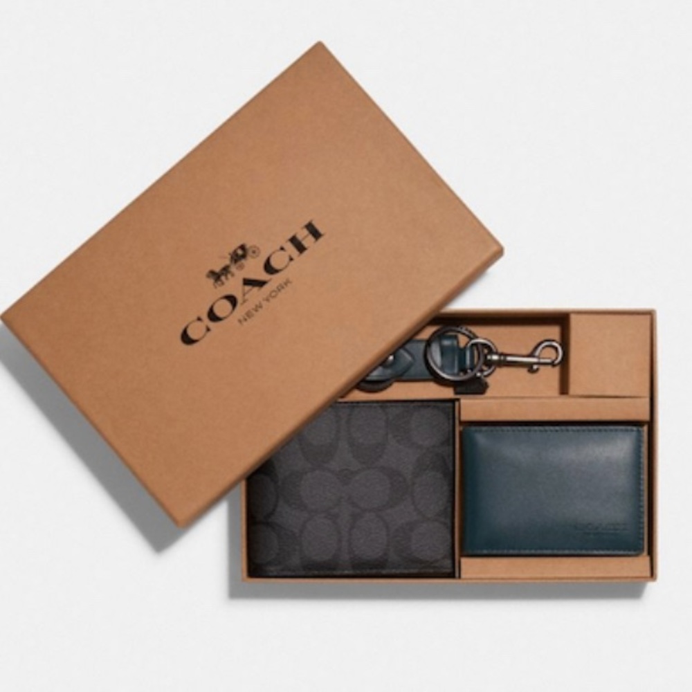 Boxed 3 In 1 Wallet Gift Set In Colorblock Signature Canvas